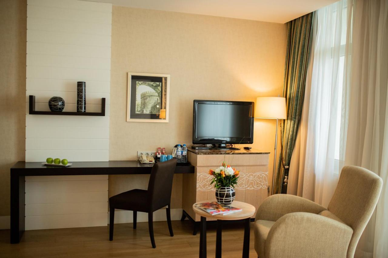 Hotel Badamdar And Residences
