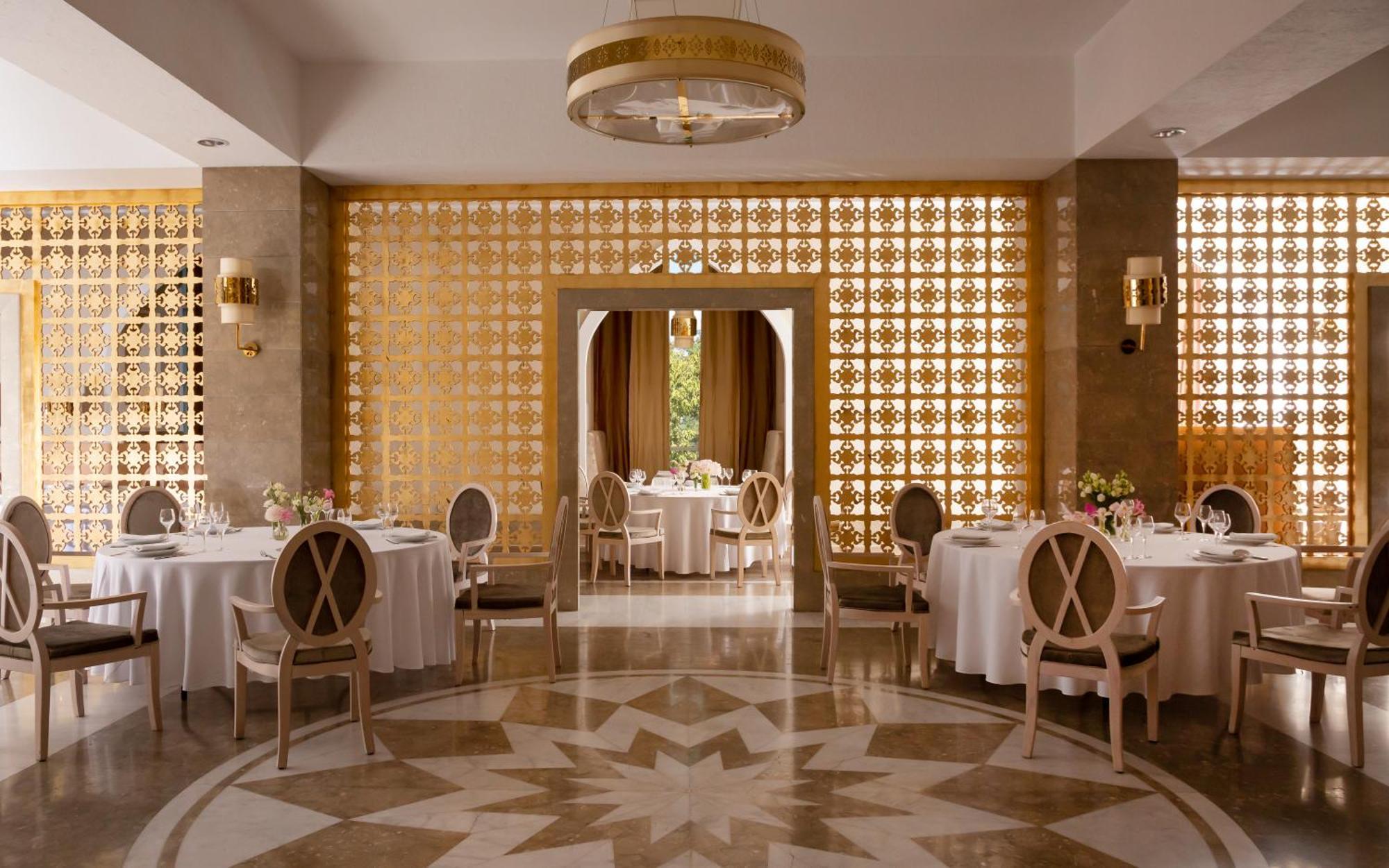 Hotel Badamdar And Residences