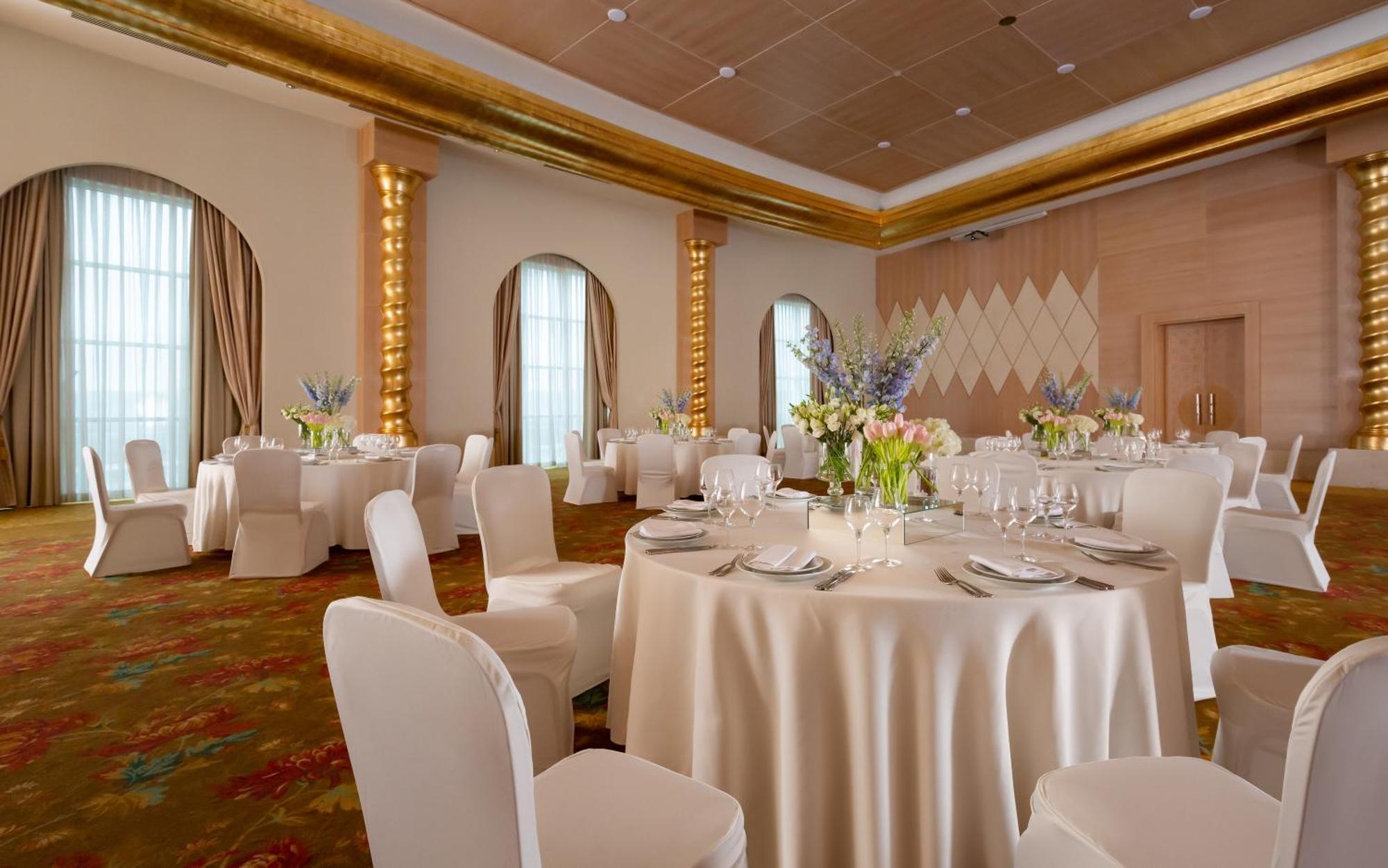 Hotel Badamdar And Residences 4*